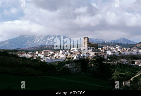 Guardando le vecchie Spa andaluso città di Alhama de Granada Foto Stock