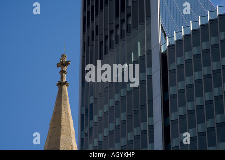 Guglia di St Andrew Undershaft e Willis edificio 54 Lime Street Foto Stock