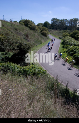 Vista del ciclo Eastway via un miglio di circuito nel sito di Stratford per Olympic 2012 Foto Stock