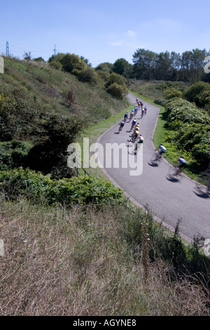 Vista del ciclo Eastway via un miglio di circuito nel sito di Stratford per Olympic 2012 Foto Stock