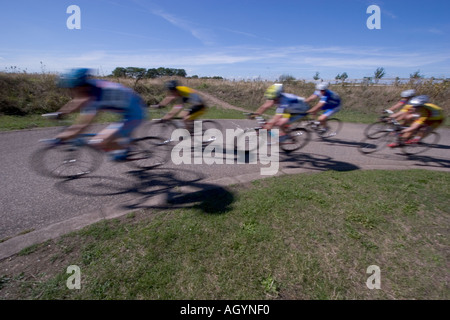 Vista del ciclo Eastway via un miglio di circuito nel sito di Stratford per Olympic 2012 Foto Stock