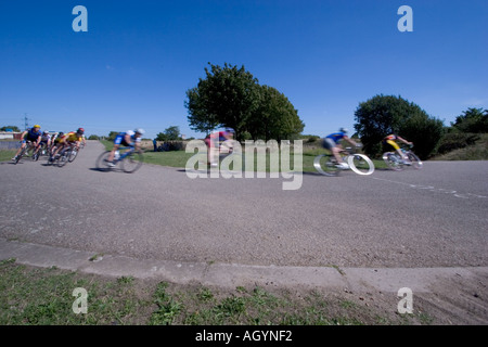 Vista del ciclo Eastway via un miglio di circuito nel sito di Stratford per Olympic 2012 Foto Stock