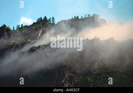 Nebbia di mattina onu il Northern Range Chuiya Altai Russia Foto Stock