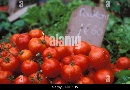 Pomodori mercato Arles Francia Foto Stock