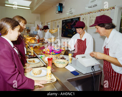 Alta mensa scolastica mensa personale fino a Foto Stock