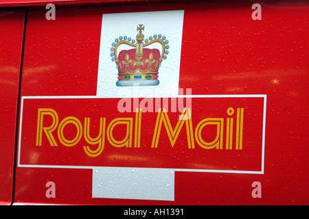 Royal Mail Logo sul Post Office Van Foto Stock