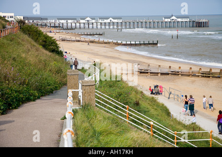 Southwold beach promenade e pier Foto Stock
