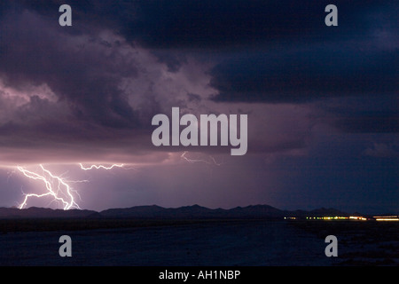 Il fulmine colpisce da un temporale nel Nuovo Messico Foto Stock
