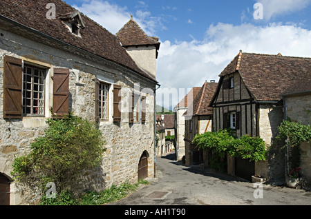 Scena di strada in Carennac Pays du Haut Quercy Dordogne Foto Stock