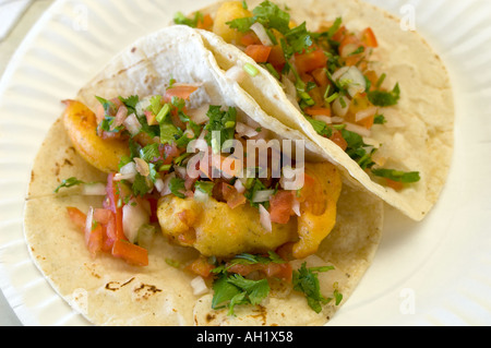 Pesci e gamberetti Taco Ensenada Messico Foto Stock