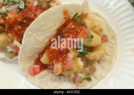 Pesci e gamberetti Taco Ensenada Messico Foto Stock