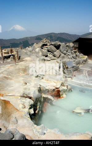 Il monte Fuji 3776m funivia Owakidani parco geotermico Hakone Isola di Honshu Giappone Foto Stock