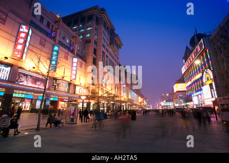 Shopping di Wangfujing Street Beijing Cina Foto Stock