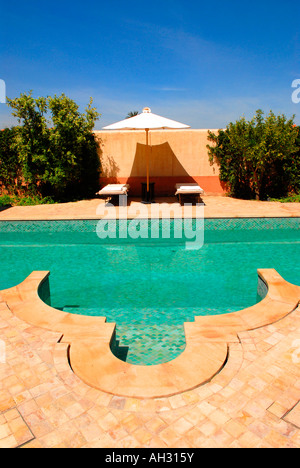 Il Marocco , Marrakesch , Hotel Amanjena pavilion , personal splash pool per camera suite & walled garden area Foto Stock