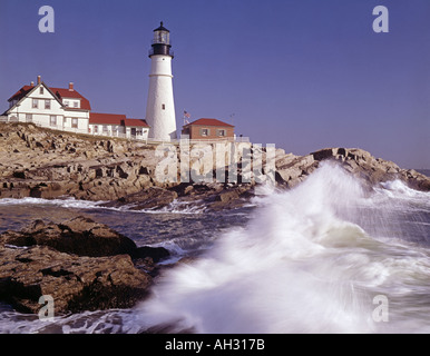 Portland Head Lighthouse sul robusto costa del Maine Foto Stock
