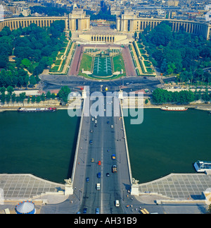 Vista dalla cima della Torre Eiffel Parigi Francia Foto Stock