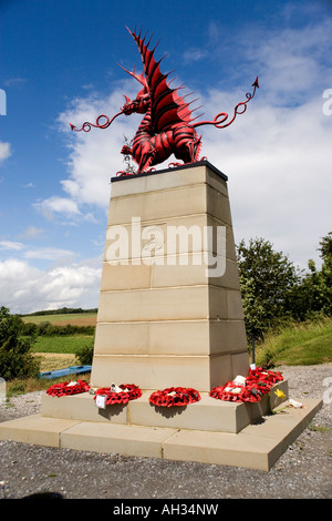 La trentottesima divisione gallese drago rosso memorial si affaccia Mametz legno. Questo è un memoriale per gli attacchi nel luglio 1916 sulle somme Foto Stock