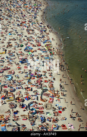 Spiaggia affollata in Leba Polonia Foto Stock