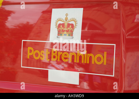 Royal Mail logo su Welsh post office van Wales UK Post Brenhinol Foto Stock