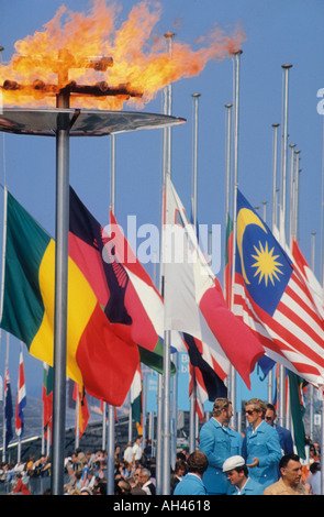 Il memoriale di servizio dopo il massacro degli atleti israeliani si è tenuta a Monaco di Baviera stadio olimpico sotto bandiere a metà il montante Foto Stock