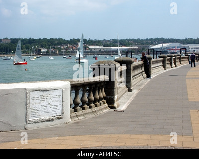 La Parade West Cowes Isle of Wight Queen Victoria la placca Foto Stock