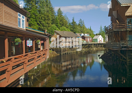 Una vista del Creek St mostra Dollys House in corrispondenza della estremità lontana Ketchikan Alaska USA Foto Stock