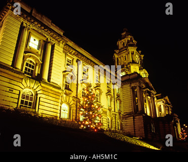 Cheshire Stockport Christmas Town Hall di notte Foto Stock