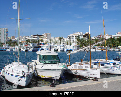 Mediterraneo la vista del porto di San Antonio nelle Baleari Isola di Ibiza spagna Foto Stock
