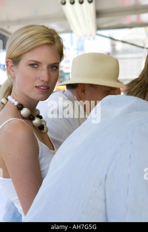 Ritratto di una giovane donna Foto Stock