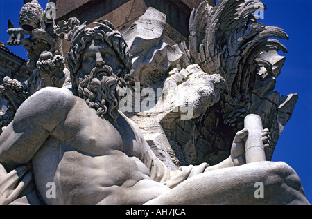 Statua raffigurante il Fiume Gange a Fontana dei Quattro Fiumi (Fontana dei Quattro Fiumi) a Piazza Navona, Roma (Italia) Foto Stock