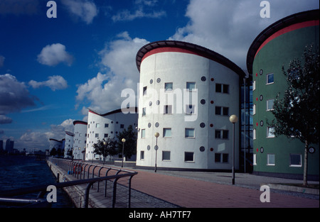 Edward Cullinan Architects' nuovi padiglioni di residenza per l'Università di East London Docklands Campus England Regno Unito Foto Stock