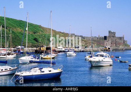 Sbucciare Porto e Castello Isola di Man Foto Stock