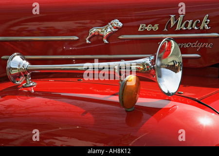 Vintage B 95 Mack camion dei pompieri di San Francisco in California Foto Stock