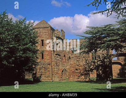 ACTON BURNELL CASTELLO SHROPSHIRE England Regno Unito Agosto rimane del 13thc pietra arenaria rossa Acton Burnell Castle Foto Stock