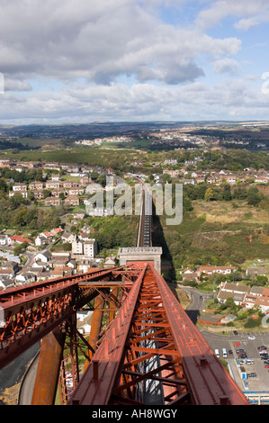 Vista dalla parte superiore del Ponte di Forth Rail, Scozia Foto Stock