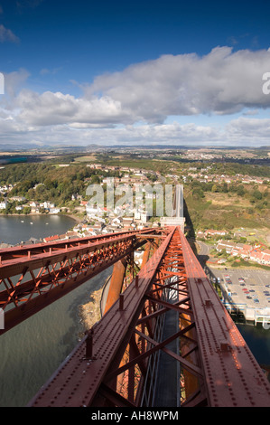 Vista dalla parte superiore del Ponte di Forth Rail, Scozia Foto Stock