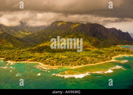 Hawaii Kauai vista aerea di Hanalei Bay e Princeville North Shore Seascape Foto Stock