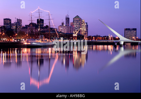 Ponte della donna Santiago Calatrava a Puerto Madero Buenos Aires Foto Stock