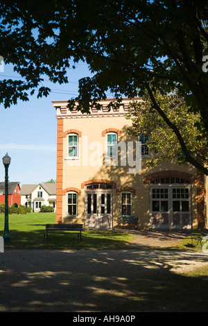 Il Rockford Illinois Brick stazione di polizia granaio rosso e casa di Midway Village edifici restaurati e arredamento Foto Stock