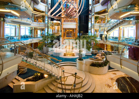 La voce principale della Royal Caribbean s Vision Classe Rhapsody nave dei mari Foto Stock