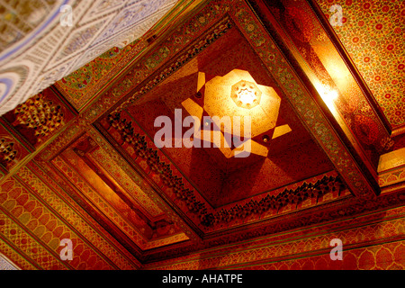 Il Marocco Marrakech Dar Si Said Museum di Arte Marocchina di cedro intagliato soffitto Foto Stock