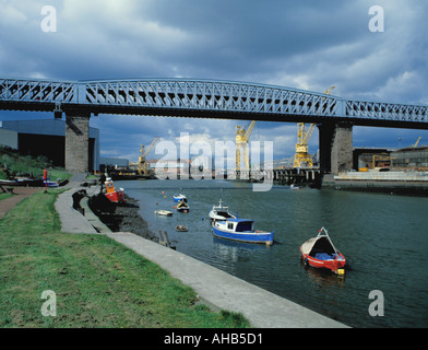 La regina Alexandra ponte sopra il fiume usura, Sunderland, Tyne and Wear, Inghilterra, Regno Unito negli anni novanta. Foto Stock