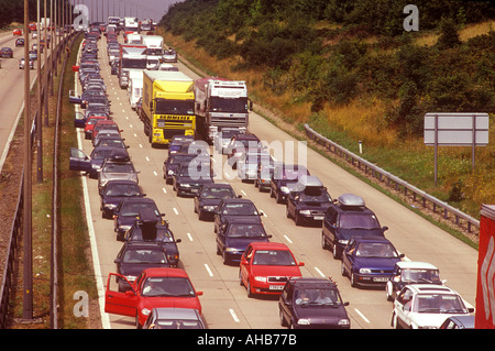 La congestione del traffico sull'autostrada M25, in Essex Foto Stock