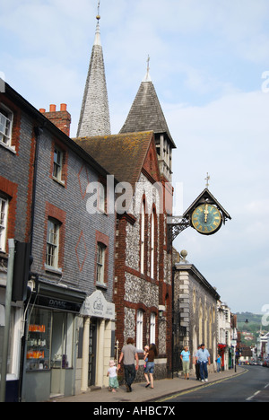 La torre dell'orologio di San Michele in Lewes Chiesa, High Street, Lewes, East Sussex, England, Regno Unito Foto Stock