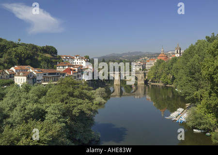 Il Portogallo, Costa Verde, Amarante, la storica città vecchia e il ponte Foto Stock