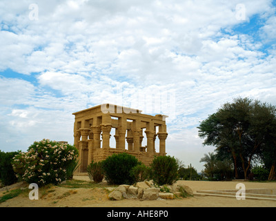 Trajans Kiosk presso il Tempio di Philae sull isola di Agilkia a Aswan Foto Stock