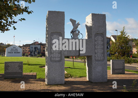 H blocco scioperanti della fame memorial sculpture al Free Derry Corner nell'area bogside di Derry Londonderry Irlanda del Nord . Il Foto Stock