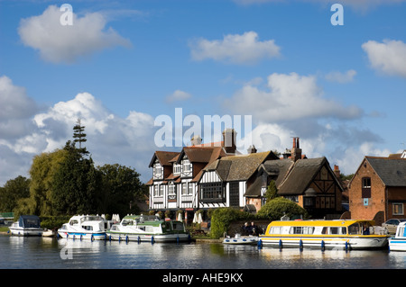 Horning, fiume Bure, Norfolk Broads, Norfolk, East Anglia, England, Regno Unito Foto Stock