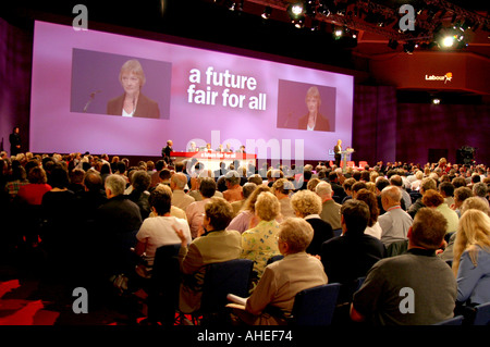 Delagates in occasione del congresso del partito laburista la vista generale bournemouth Ott 2003 Foto Stock