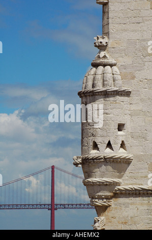 Il XVI secolo la Torre de Belem tower o torre di San Vincenzo in architettura manuelina style situato nel quartiere Belem Lisbona Portogallo Foto Stock